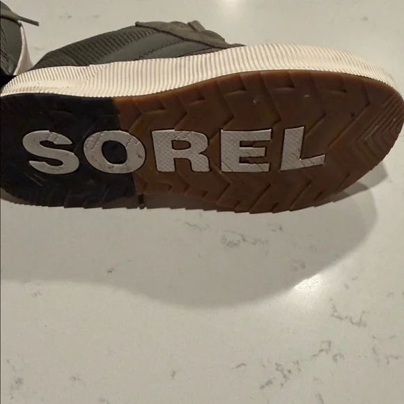 Sorel Olive Sneakers with White Soles - Picture 6 of 6